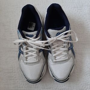 Gently used Asics Gel 180TR